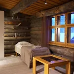 Tolonen A Beautiful Log By The River Villa