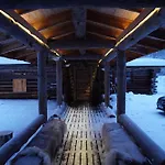 别墅 Tolonen A Beautiful Log By The River *