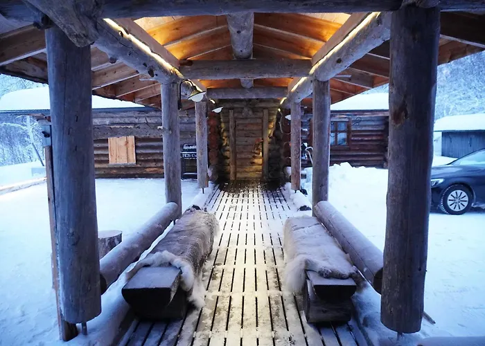 Tolonen A Beautiful Log By The River Вилла Ивало