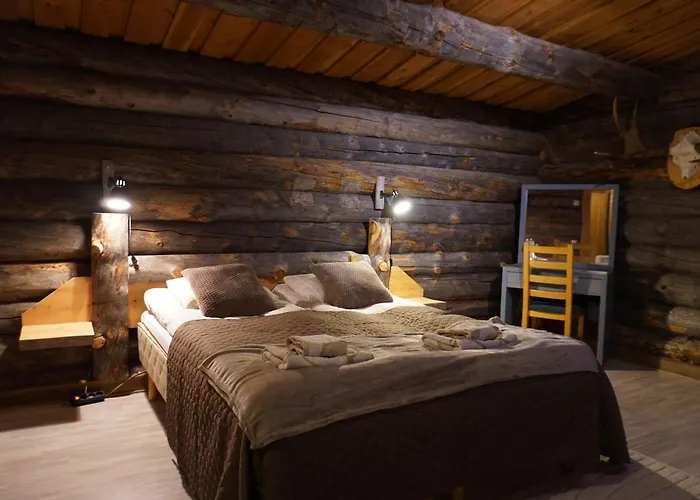 빌라 Tolonen A Beautiful Log By The River 이발로