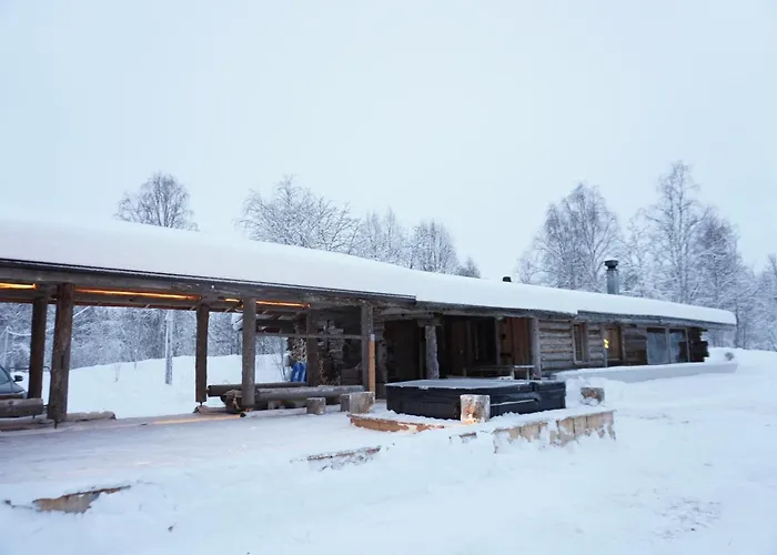 Вилла Tolonen A Beautiful Log By The River