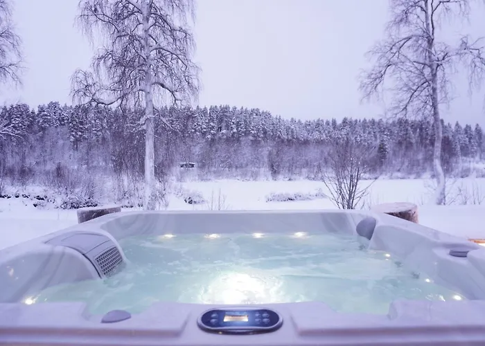 Вилла Tolonen A Beautiful Log By The River